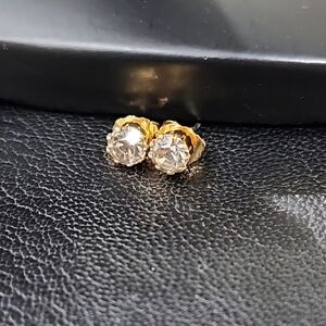 VINTAGE AVON RHINESTONE STUD EARRINGS